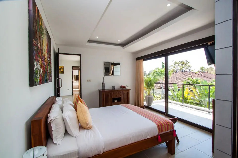 Skye Dee Villa