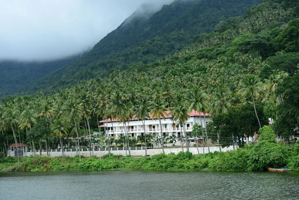 Отель Resort