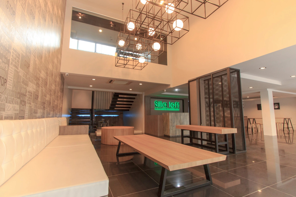 Отель Silla Loft Patong