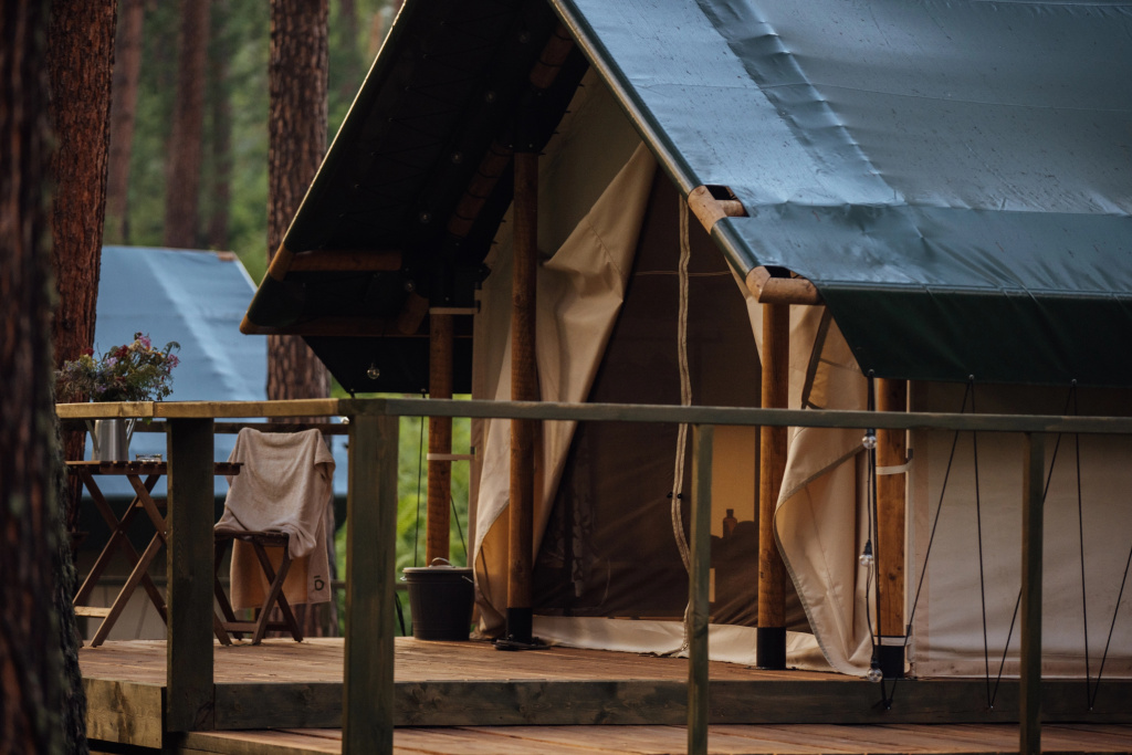 Двухместный Тент Хаус с видом на лес (двуспальная кровать)