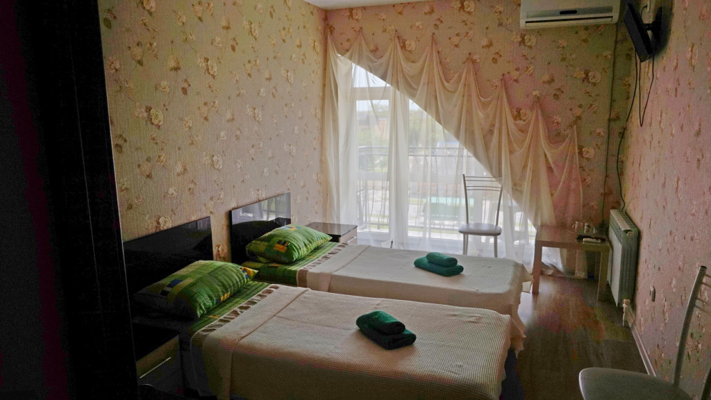 Двухместный номер Comfort c 1 комнатой с балконом (2 отдельные кровати)