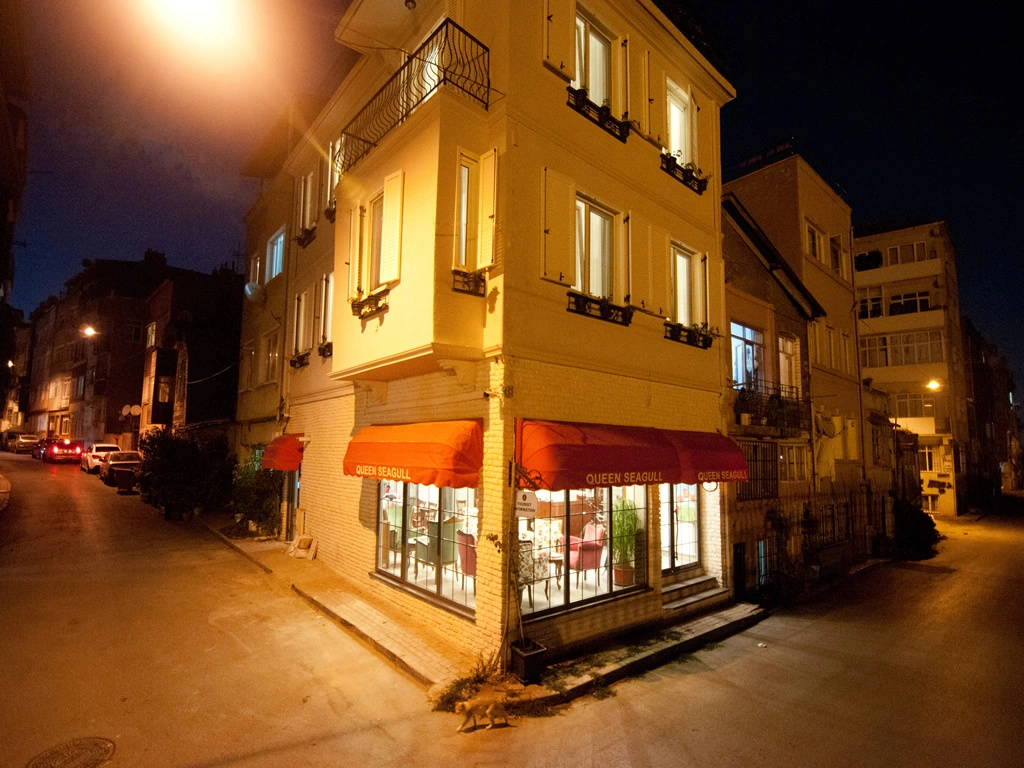 Queen Seagull Boutique Hotel