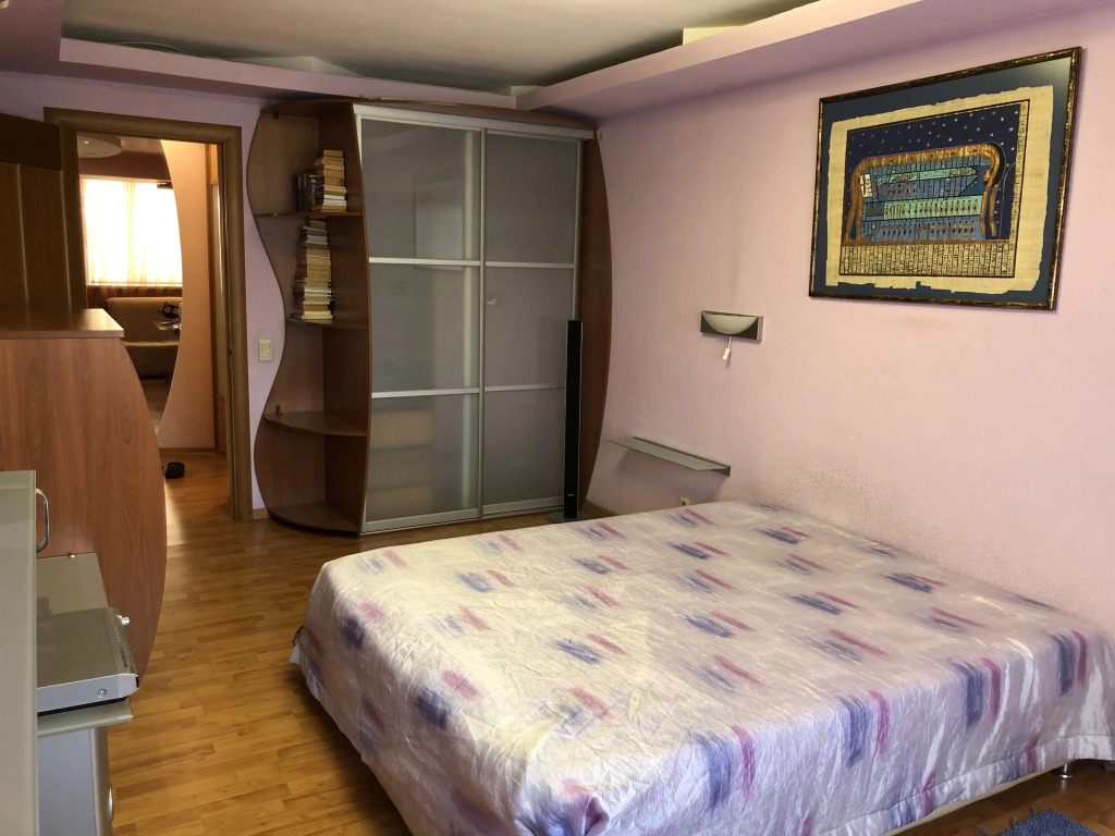 Апартаменты Spacious central 3-room apartment