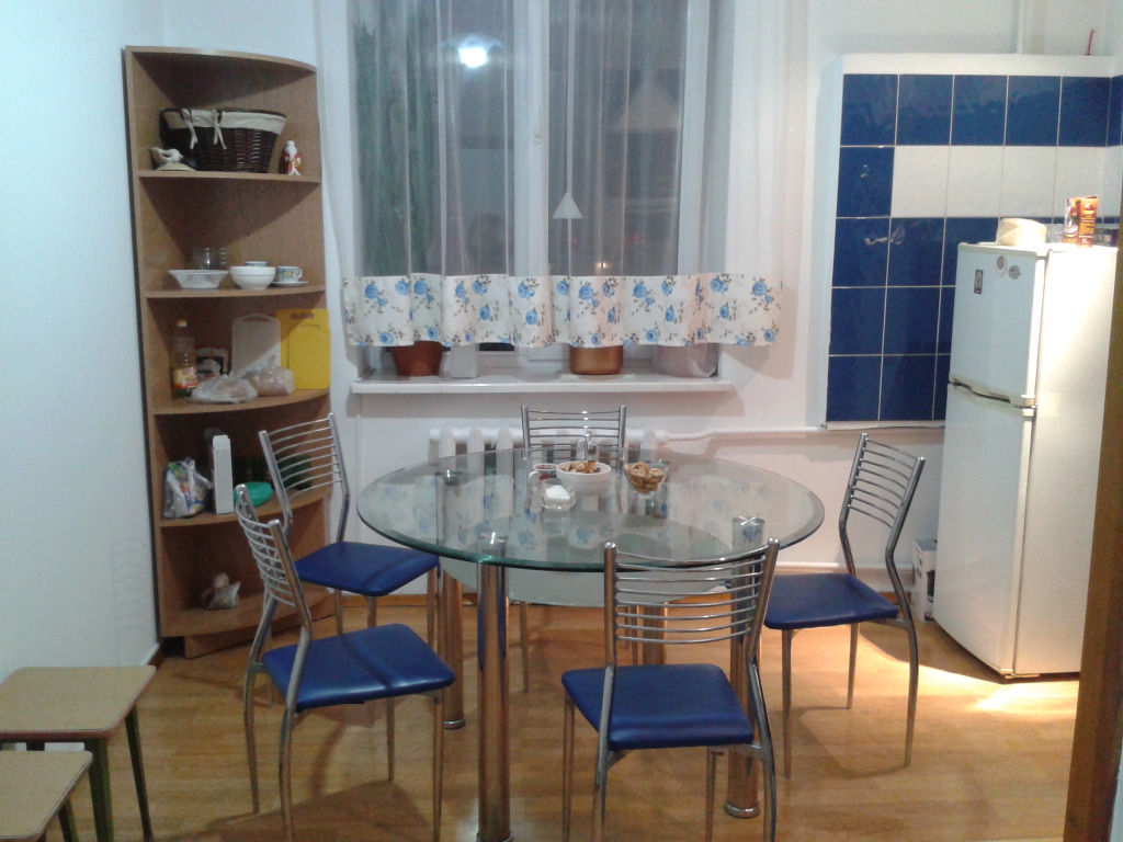 Hostel 64