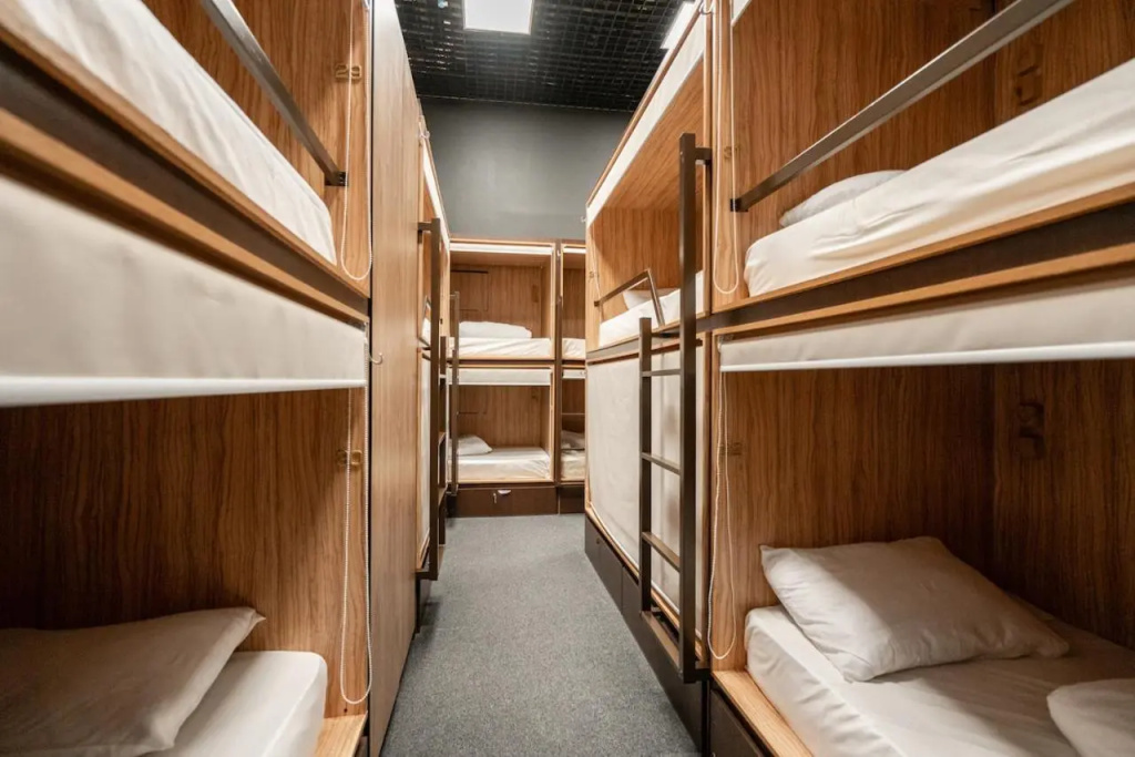 Самый высокий отель в Европе с лучшим видом на Москву - Say Wow Capsule Hotel