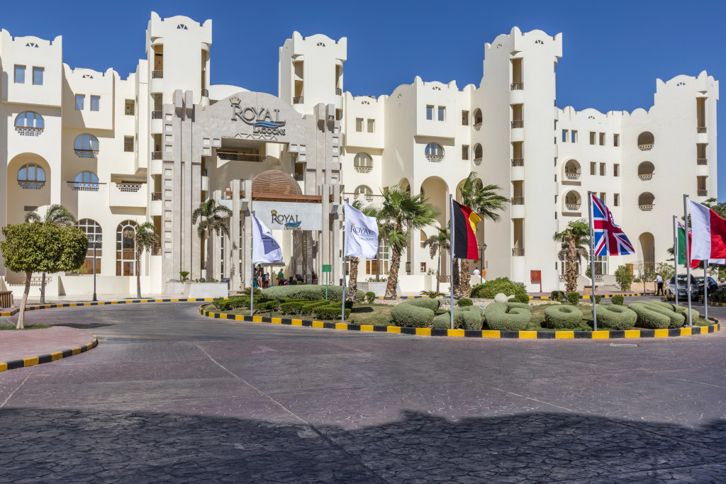 Royal Lagoons Resort & Aqua Park Families and Couples Only