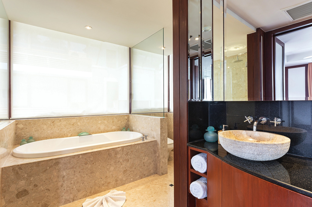 Waterfront in Royal Marina Apartments	