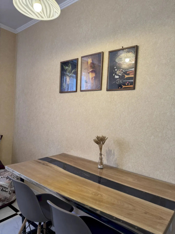 Квартира 140 в центре с балконом и кухней – до моря 15 мин