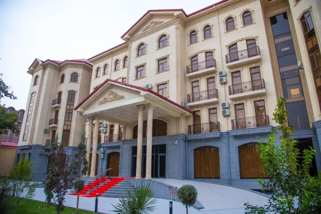 Air Plaza Hotel