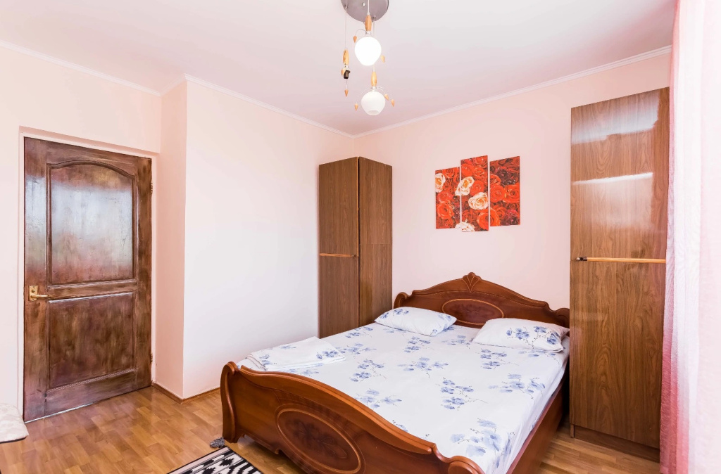 Na Prospekte Dostyk 119 Flat
