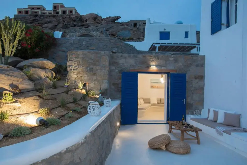 Апартаменты Gorgeous Studio In Cycladic Architecture Overlooking The Aegean