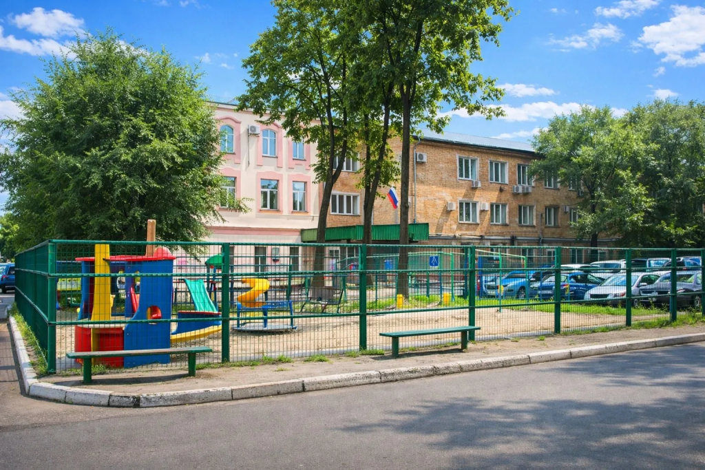 Апартаменты 2-х комн в центре города в Уссурийске