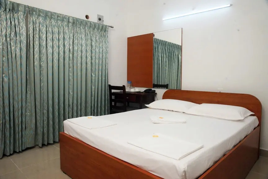 Отель Surag Residency