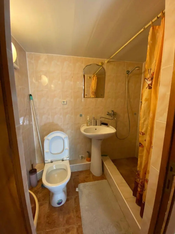 U Azy Guest House