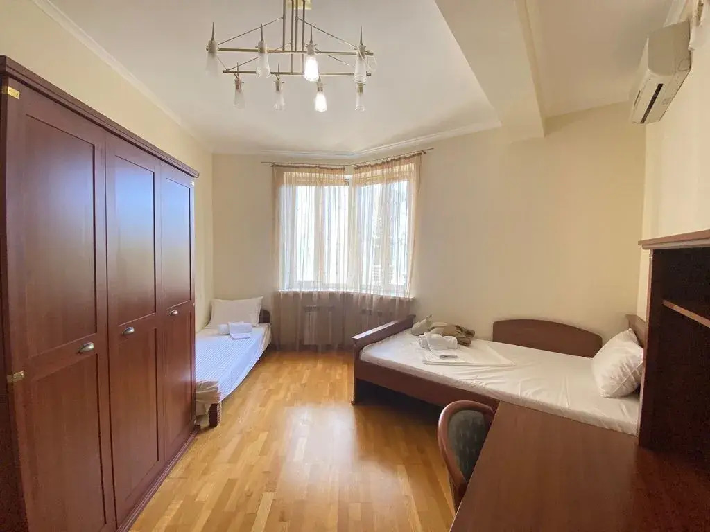 Квартира на Изумрудном Переулке 1