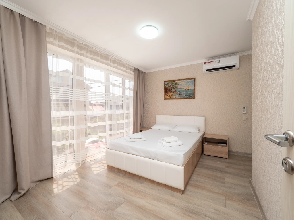 More Rooms Na Ruzhejnoj Apartments