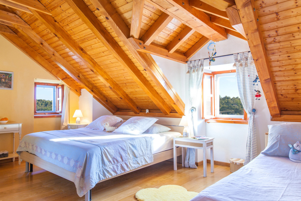 Villa Vicina - Historic Stone Villa with Pool & Sea Views I Milna