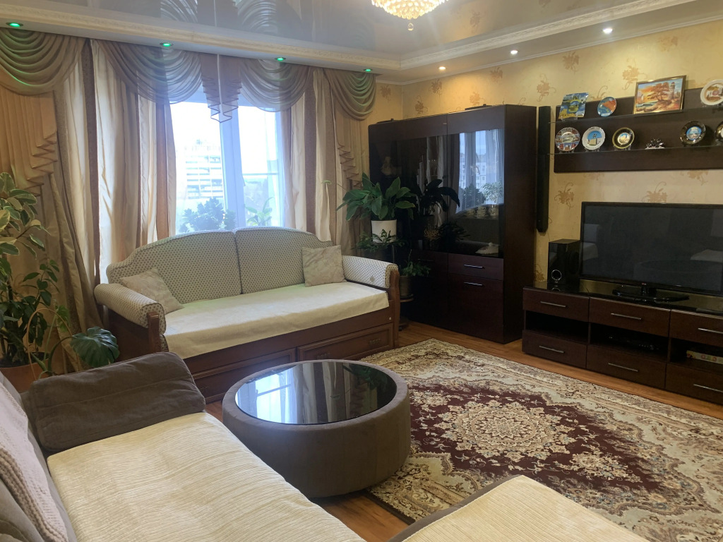 Квартира Трехкомнатная Парус