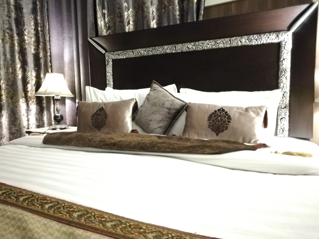 Lions Hotel Lahore