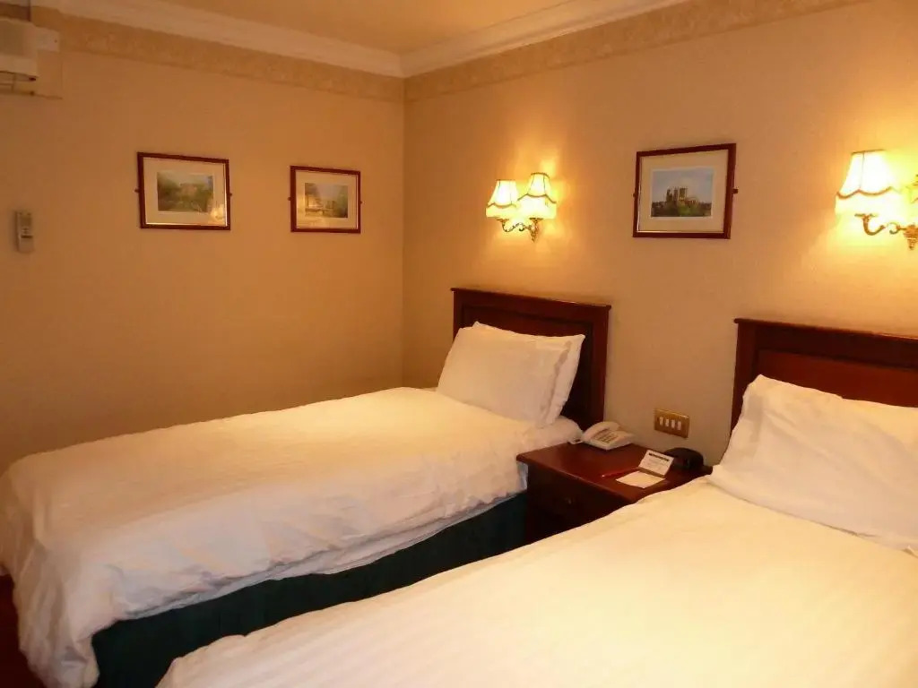 Consort Hotel, Urban Spa & Glamping Pods