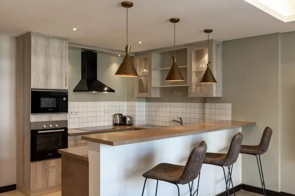 Отель Trademark Suites at Enaki Town