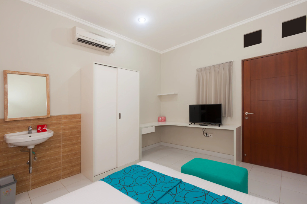 Отель ZEN Rooms Nusa Dua Fiesta