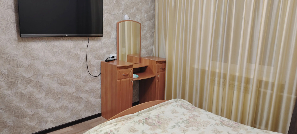 Квартира двухкомнатная на 70 лет Октября