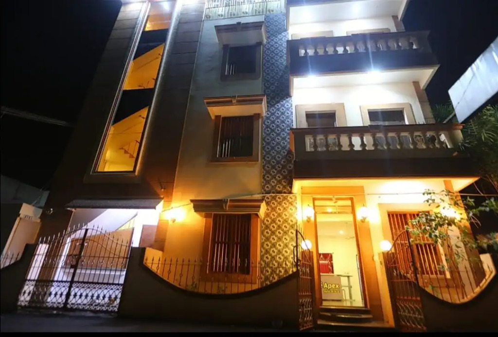 Le Apex Guest House