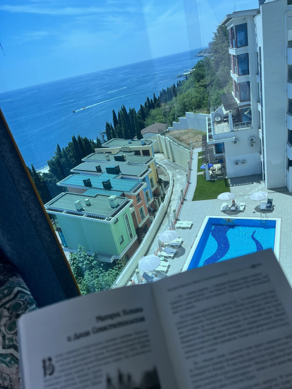 Апартаменты 70кв.м в Алуште с шикарным видом на море