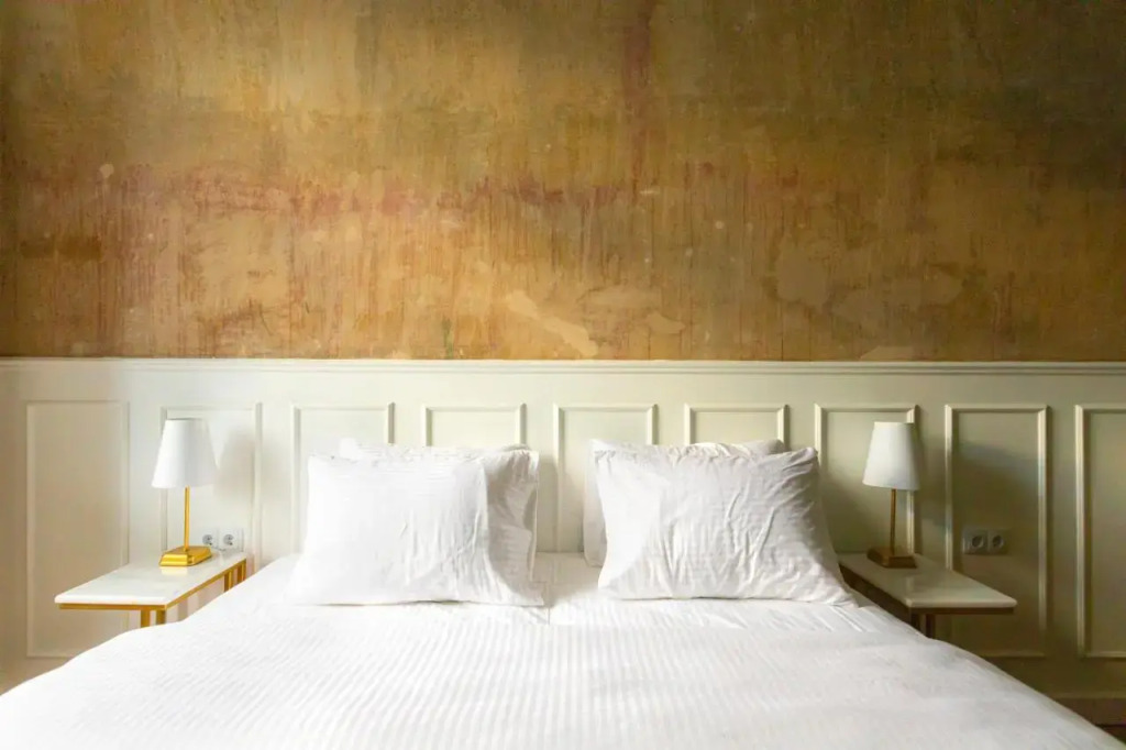Unfound Door - Design Hotel
