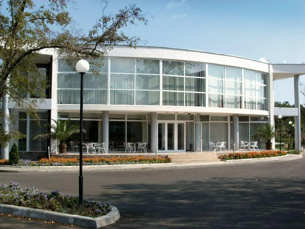 Отель Arkutino