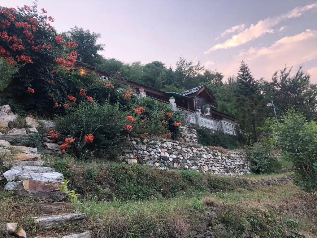 Barda Estate Tirthan Villa	