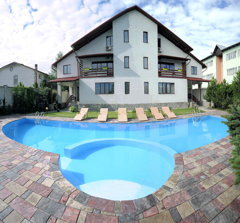 Tian-Shan Hotel