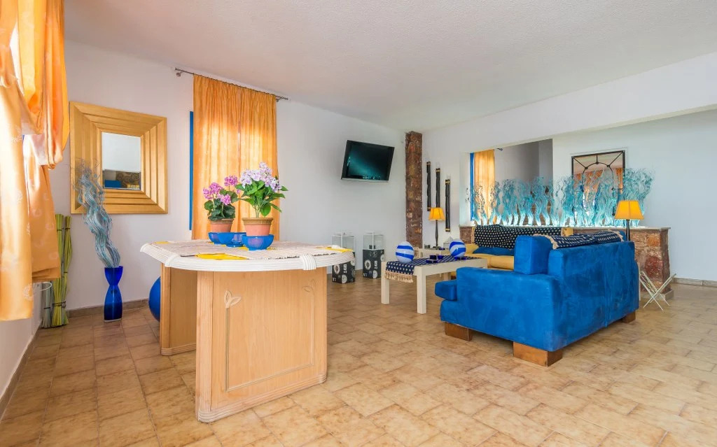 Отель Milos Inn