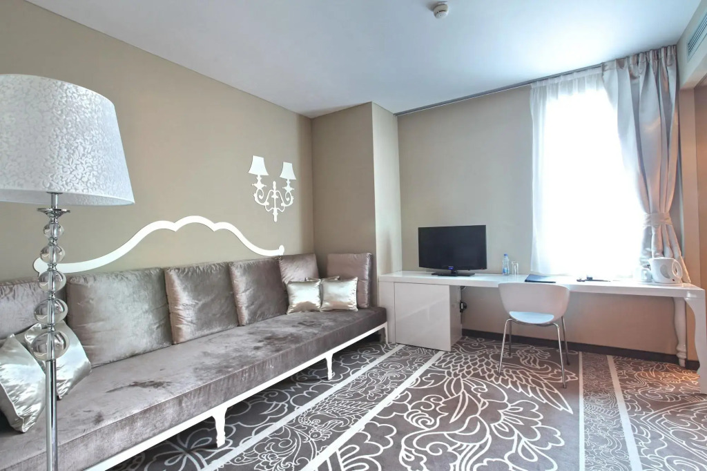 Zijin Hotel Belgrade