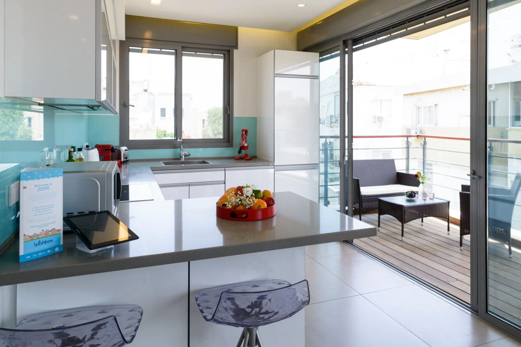 Mamad Comfort & Balcony In City Center By Feelhome