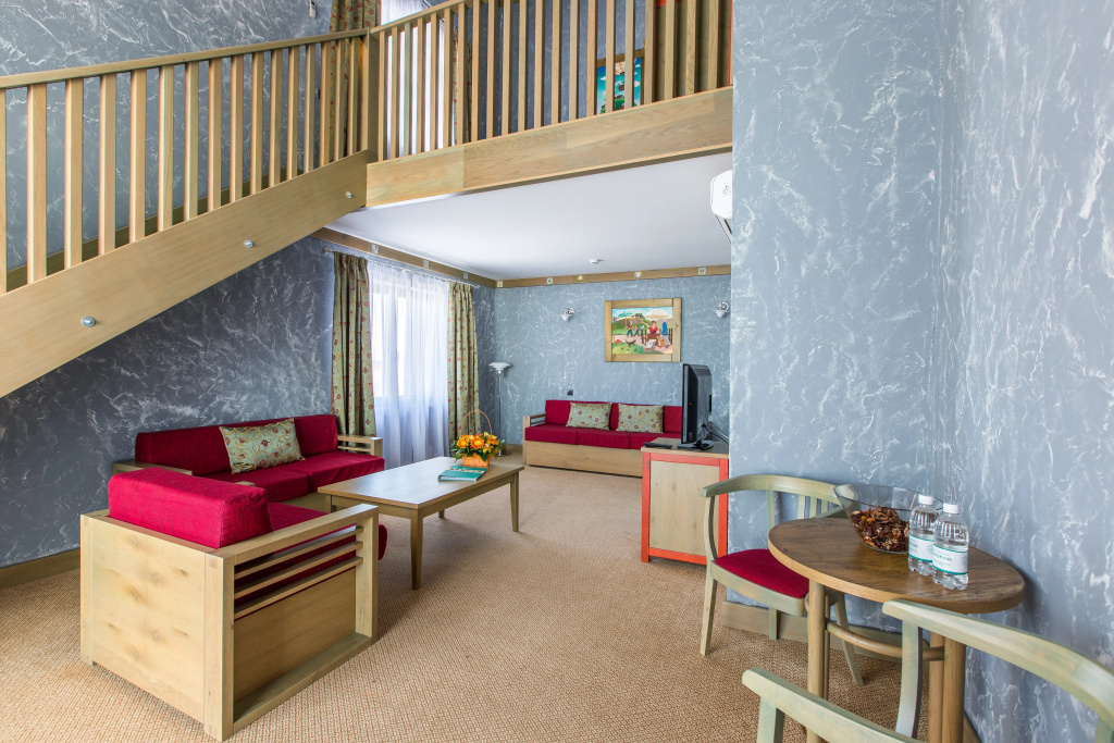 Двухместные апартаменты с балконом (двуспальная кровать)