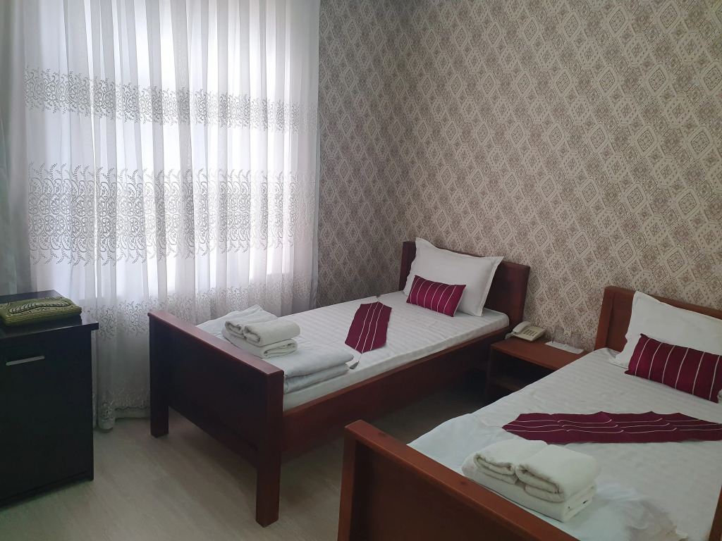 Qamar Hotel