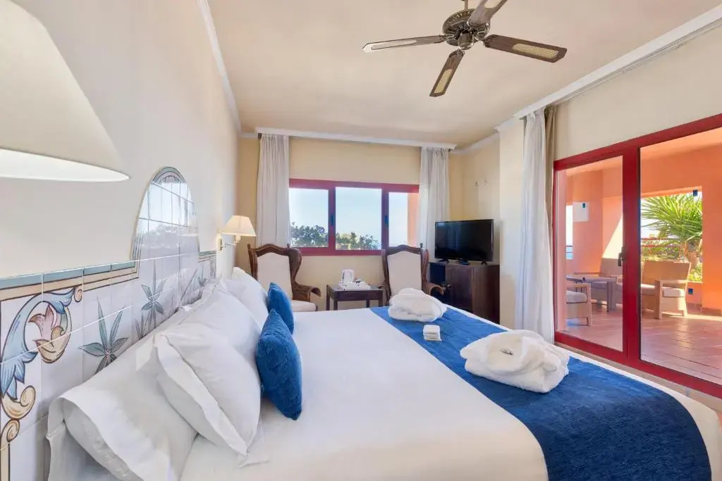 Отель Ibersol Almuñecar Beach & Spa