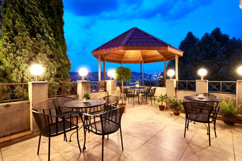 Iliani Hotel