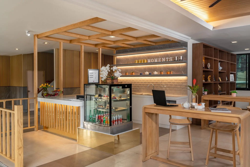 Kata Sea Breeze Resort - SHA Plus