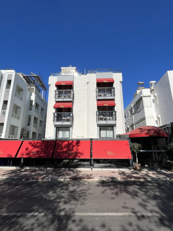 Pure Blanche Hotel