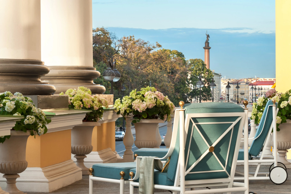 Отель Four Seasons Lion Palace St. Petersburg