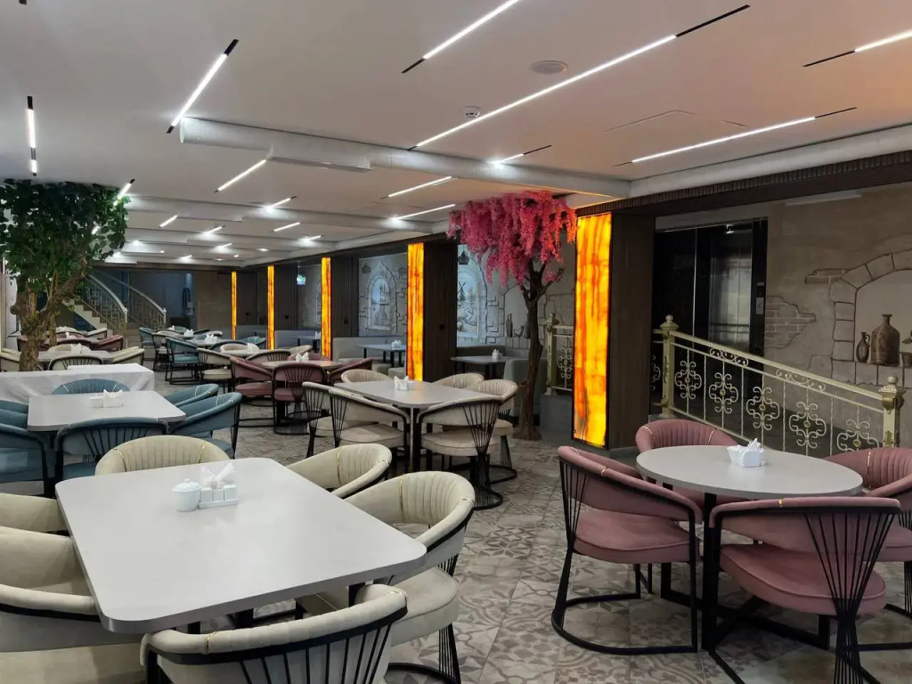 Ideal Hotel