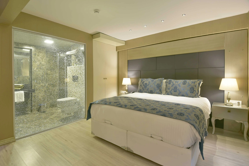 Adamel City Hotel