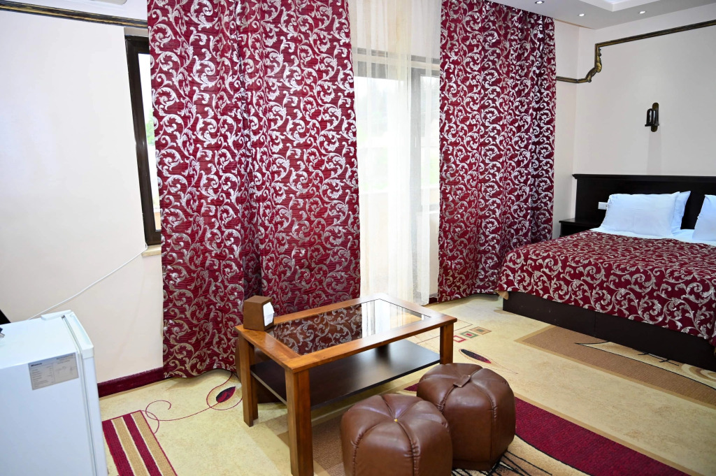 Mayisyan Kamurj Hotel