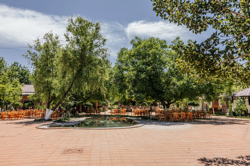 Charos Family Resort