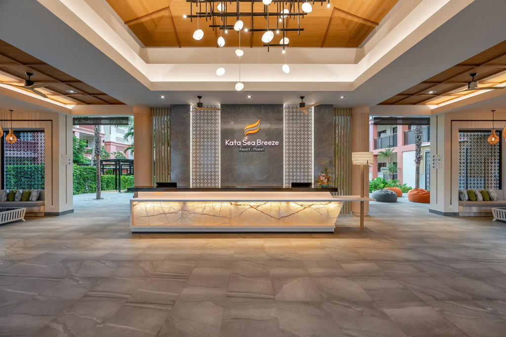 Kata Sea Breeze Resort - SHA Plus