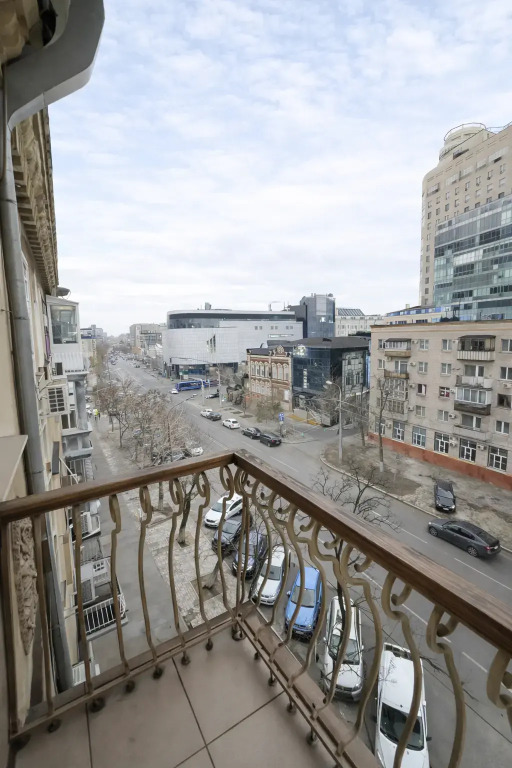 Апартаменты Уютные трехкомнатные в самом сердце города