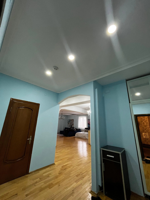 Апартаменты Flame Tower Views! Huge 3BR/2BA Central Baku